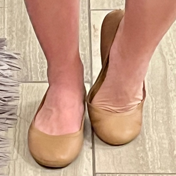 Lucky Brand tan flats 8 comfortable shoes - Picture 3 of 6